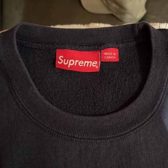 Worn one time, authentic crew neck supreme box logo size large - Picture 3 of 3